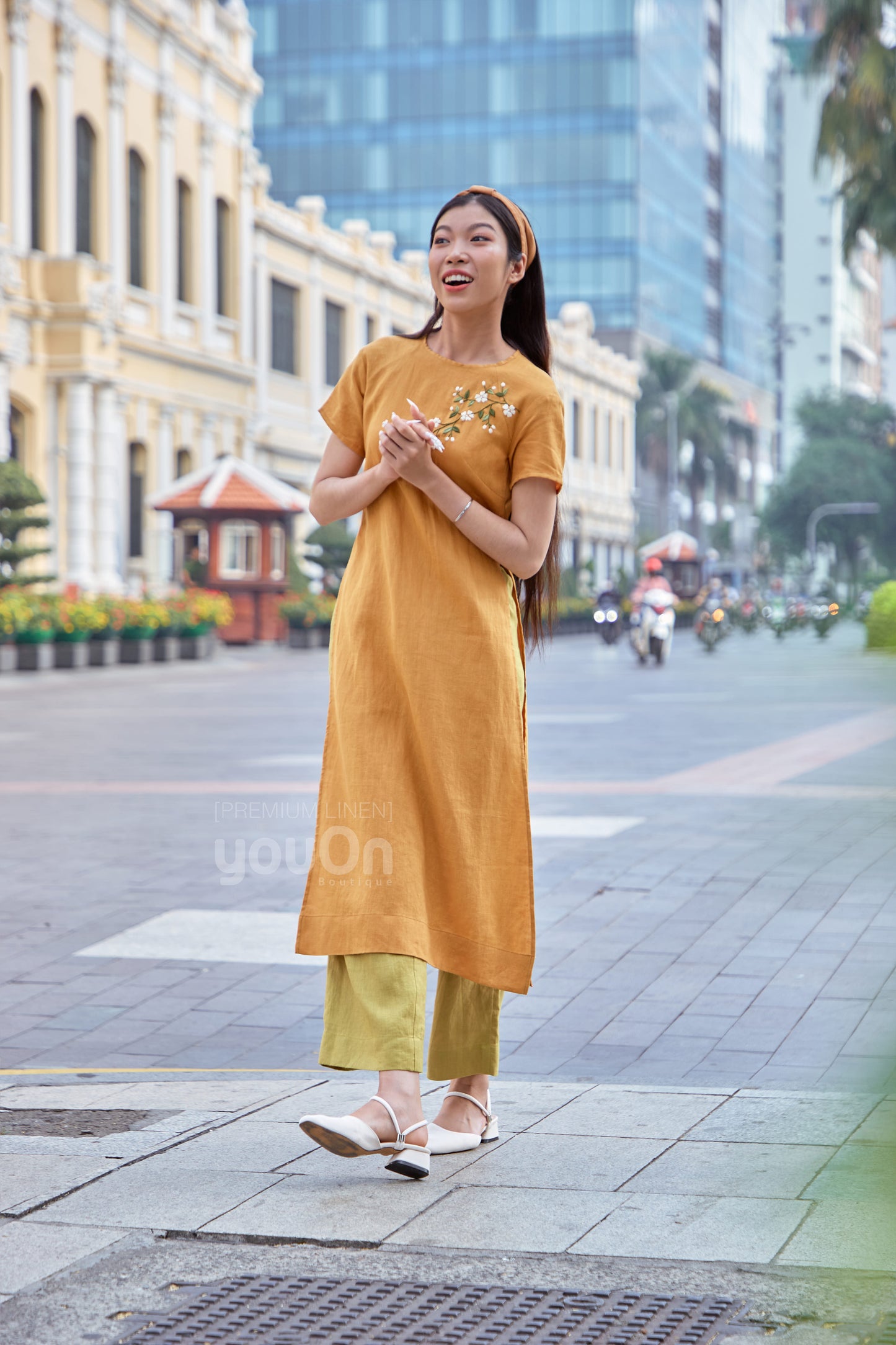 Blossom Traditional Vietnamese Dress - Áo Dài Blossom Vàng Có Thêu