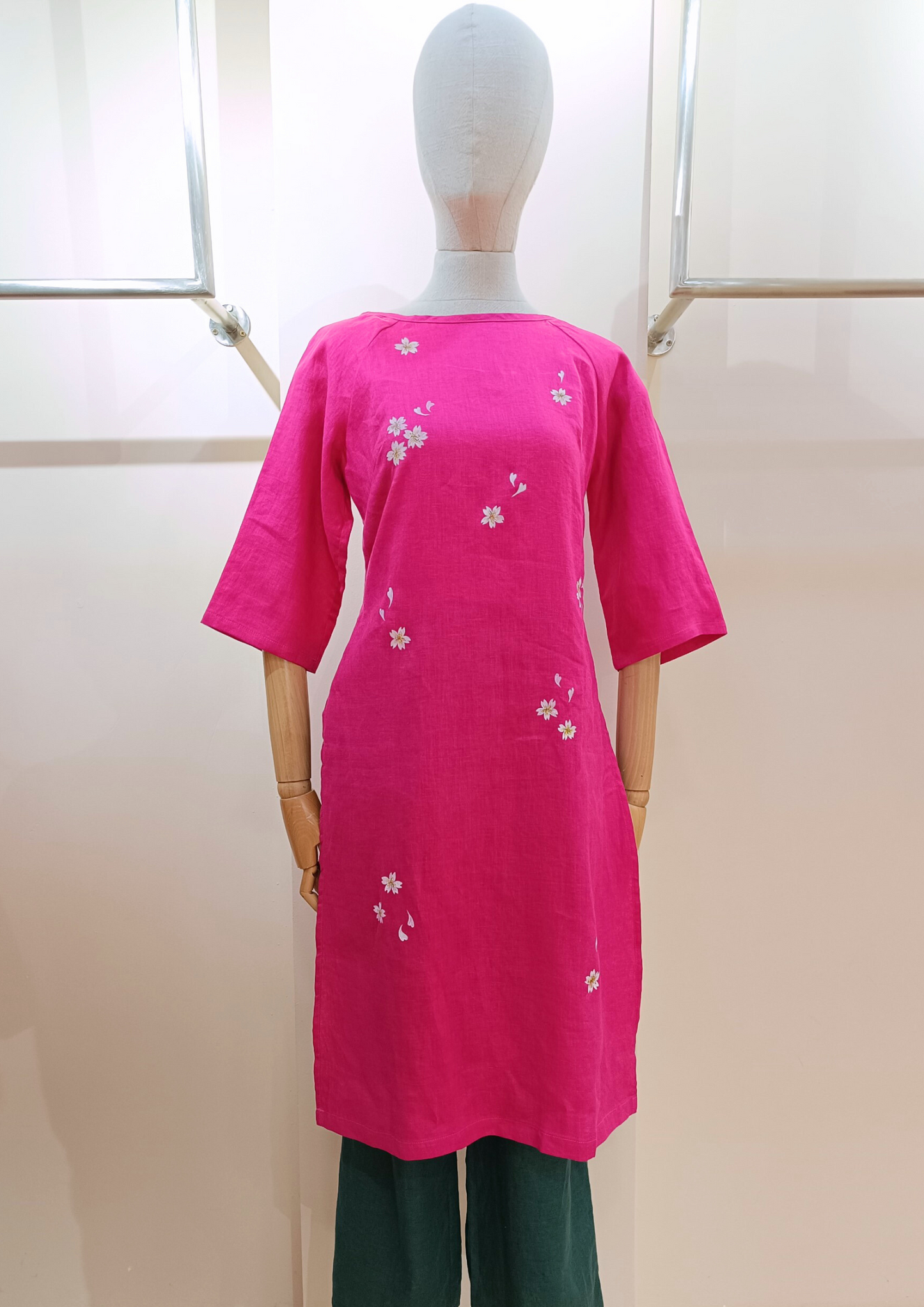 Vision Traditional Vietnamese Dress - Áo Dài Vision Hồng Sen Có Vẽ