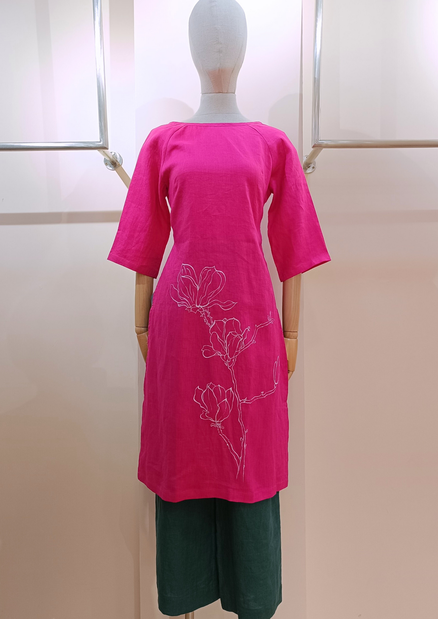 Vision Traditional Vietnamese Dress - Áo Dài Vision Hồng Sen Có Vẽ