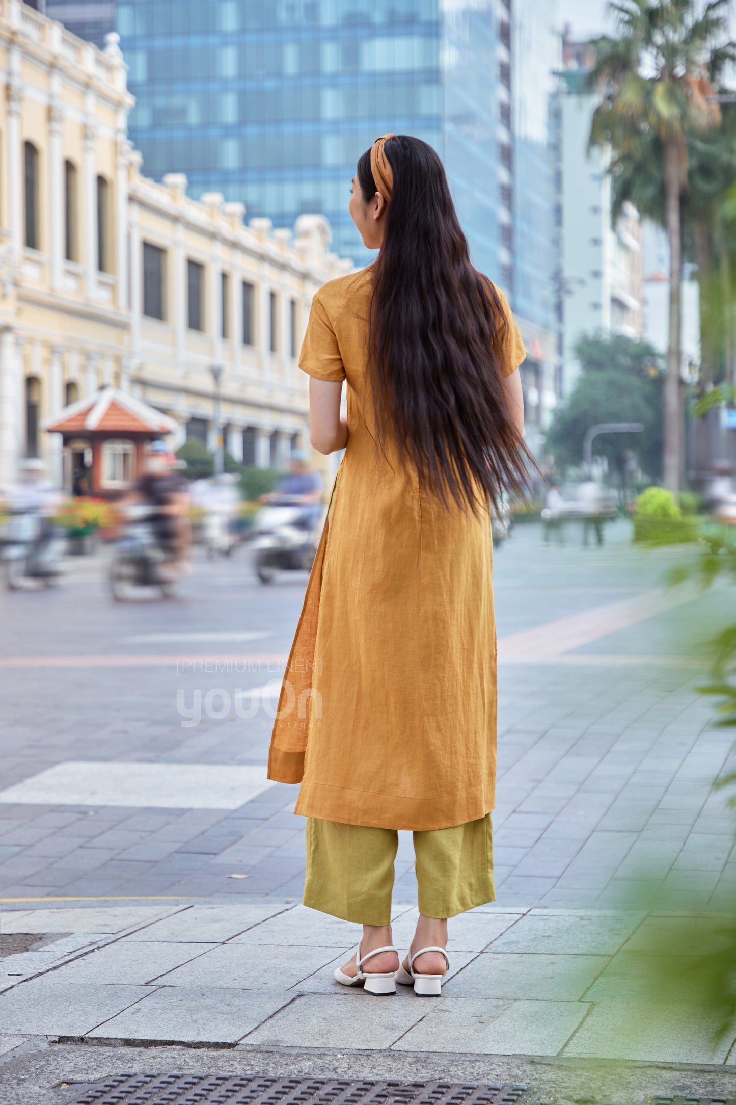 Blossom Traditional Vietnamese Dress - Áo Dài Blossom Vàng Có Thêu