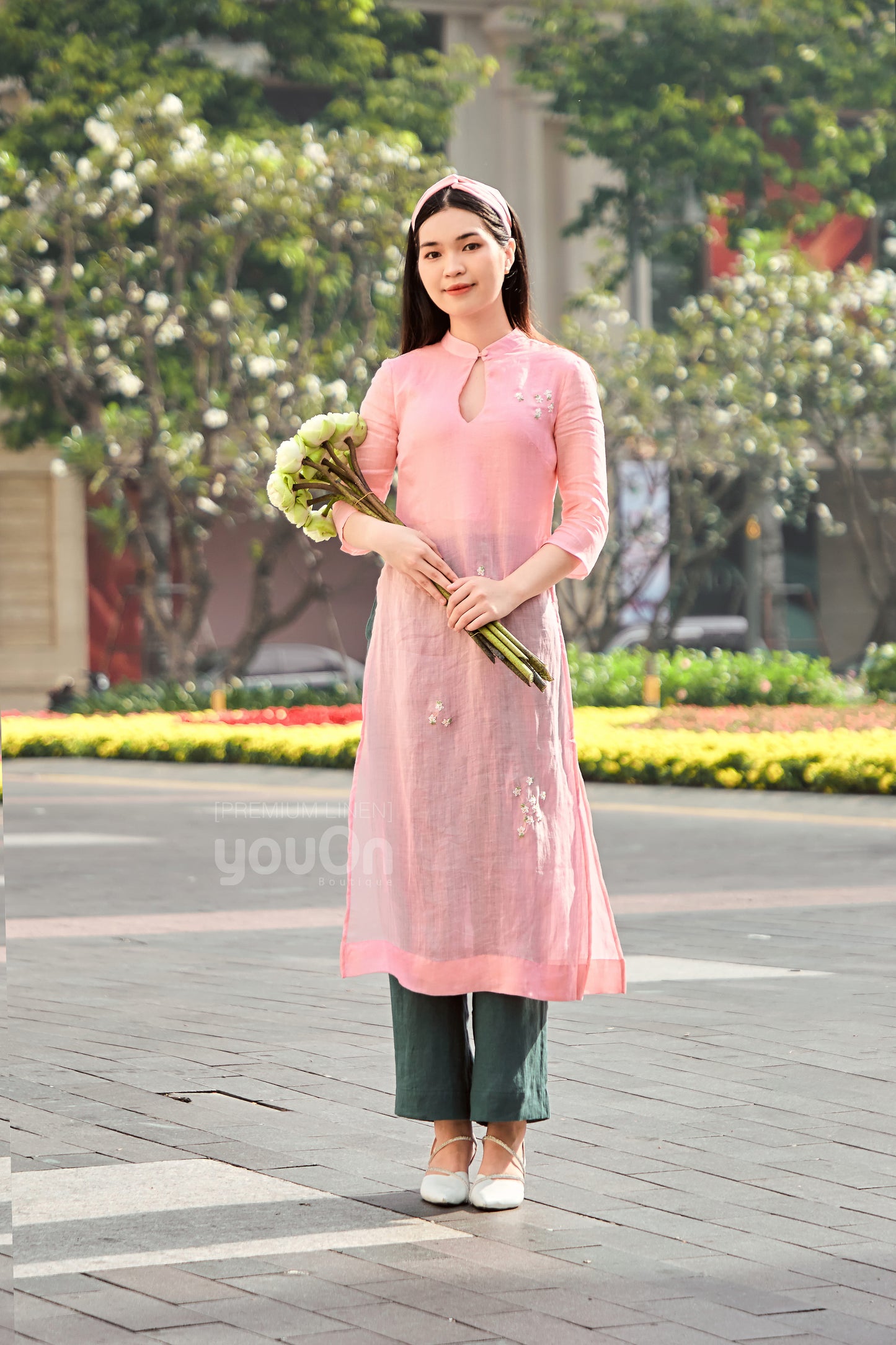 Desire Traditional Vietnamese Dress - Áo Dài Desire Tơ Hồng Phấn Có Thêu