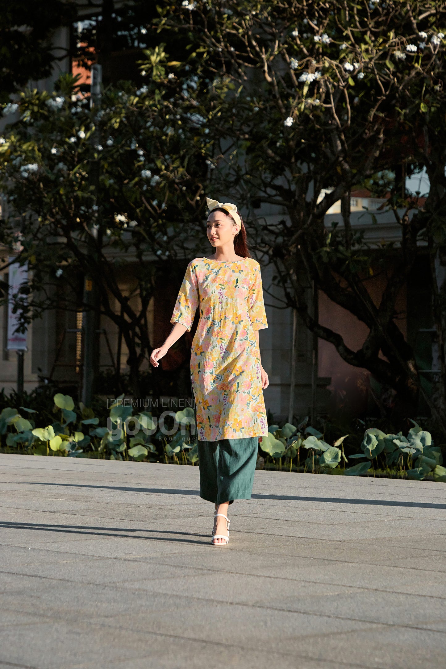 Vision Traditional Vietnamese Dress - Áo Dài Vision Lụa Hoa Vàng